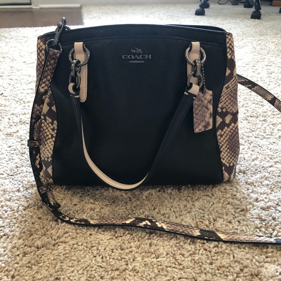 Coach Handbags - Coach Crossbody